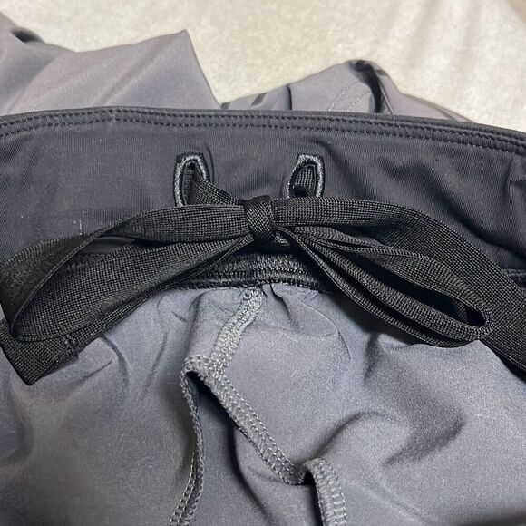 Lululemon Mens Small Grey Athletic Drawstring Shorts Pockets Gym Yoga Activewear - Picture 7 of 7